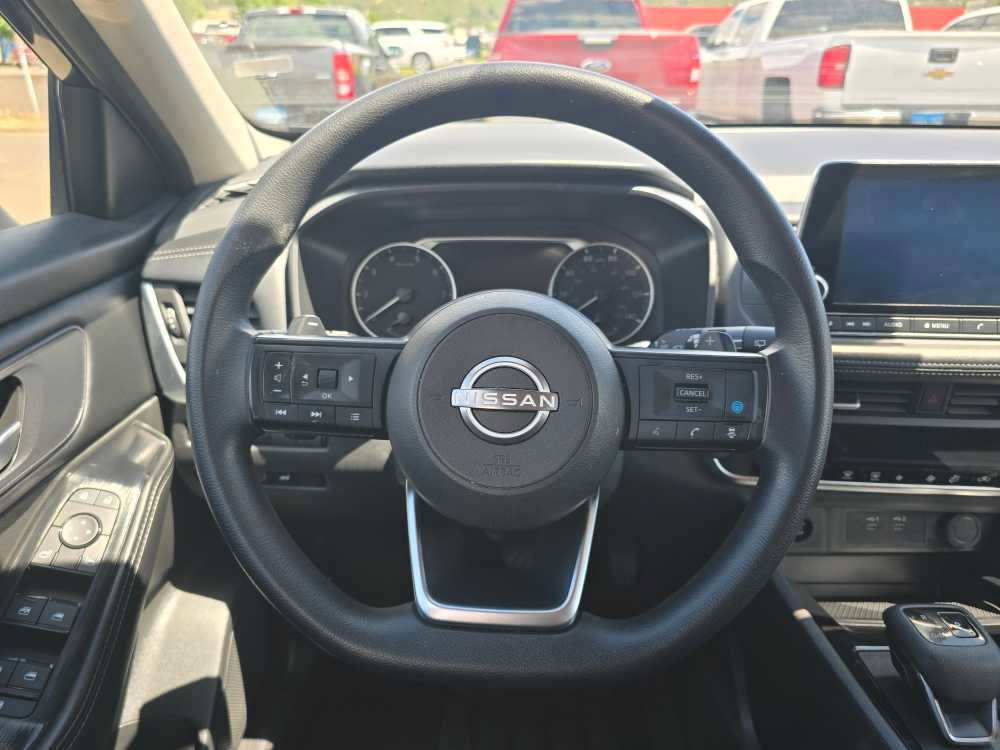 Used 2024 Nissan Rogue SV AWD/4WD image 11