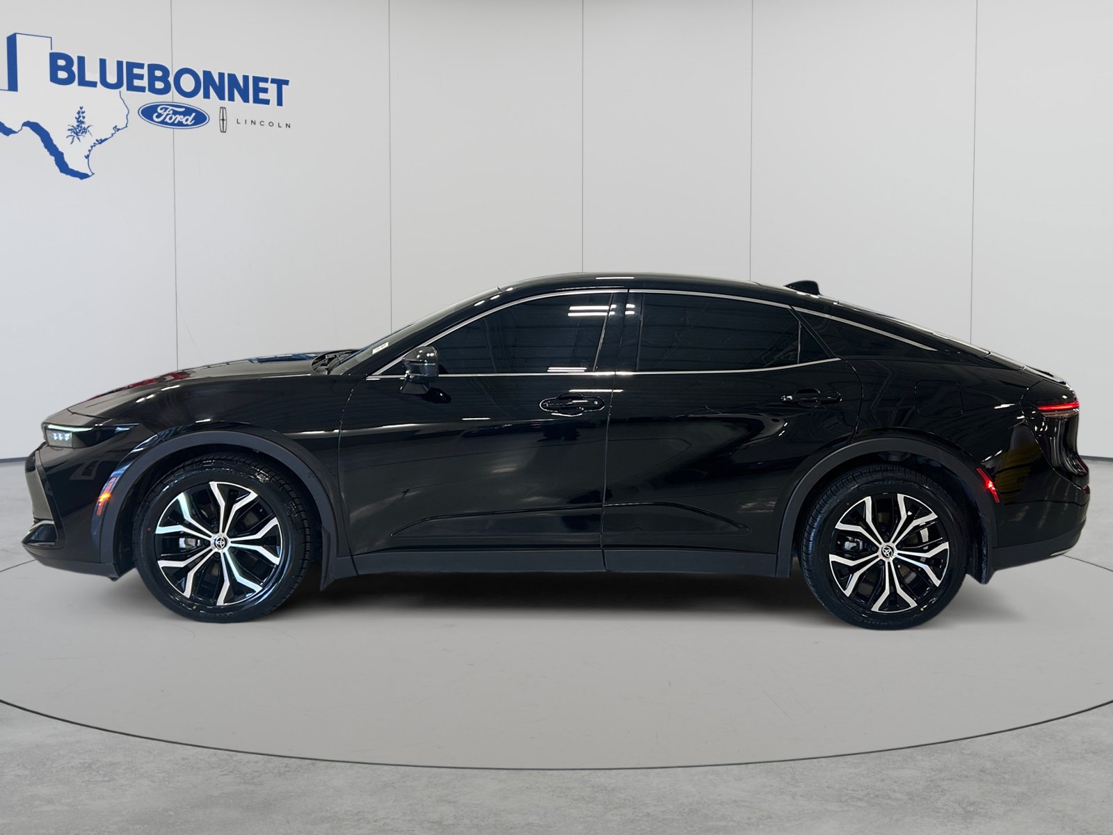 Used 2024 Toyota Crown AWD/4WD image 8