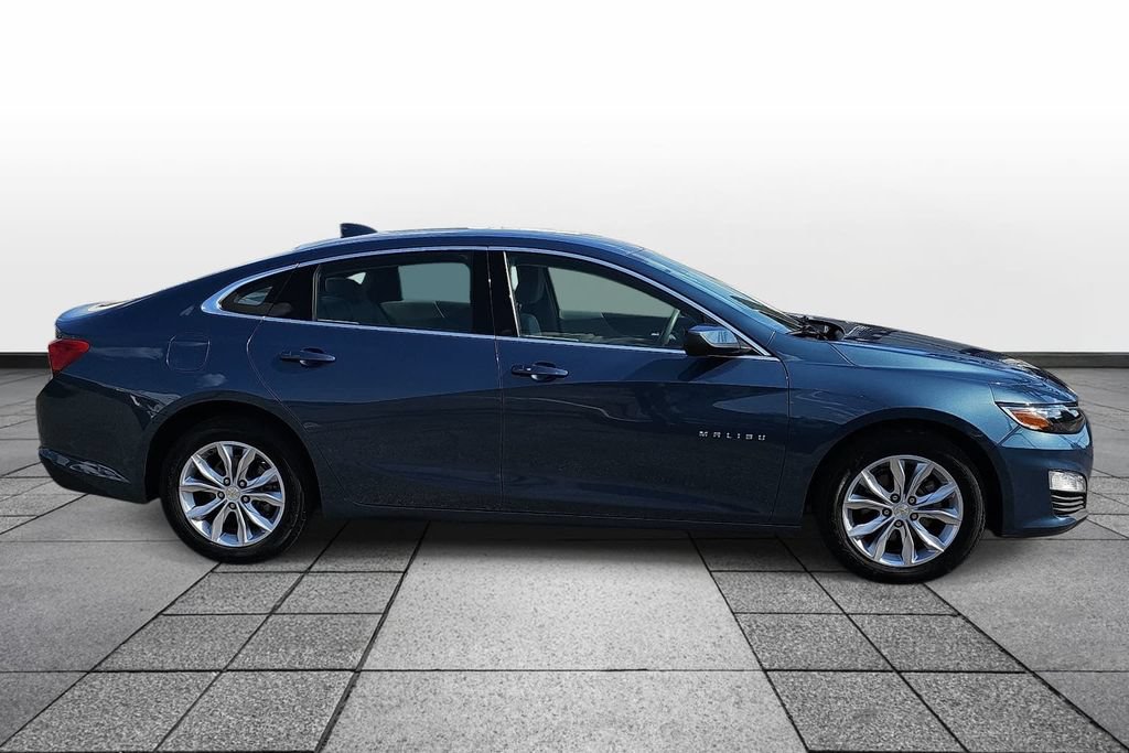 Used 2025 Chevrolet Malibu LT FWD image 4