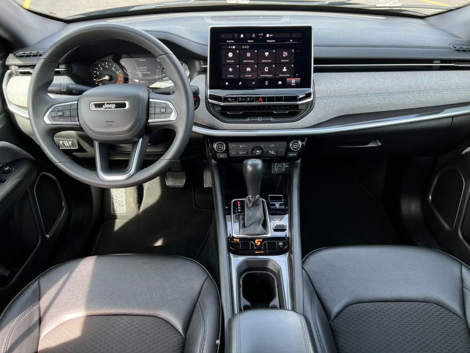 Used 2024 Jeep Compass Latitude AWD/4WD image 7