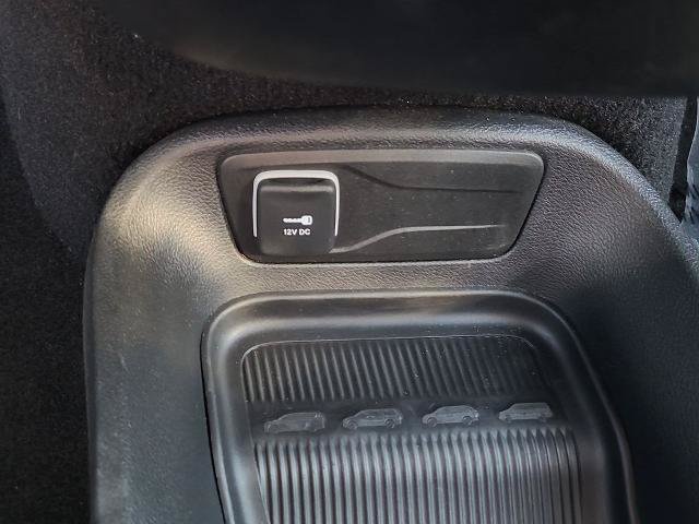 Used 2025 Chrysler Pacifica Select FWD image 26