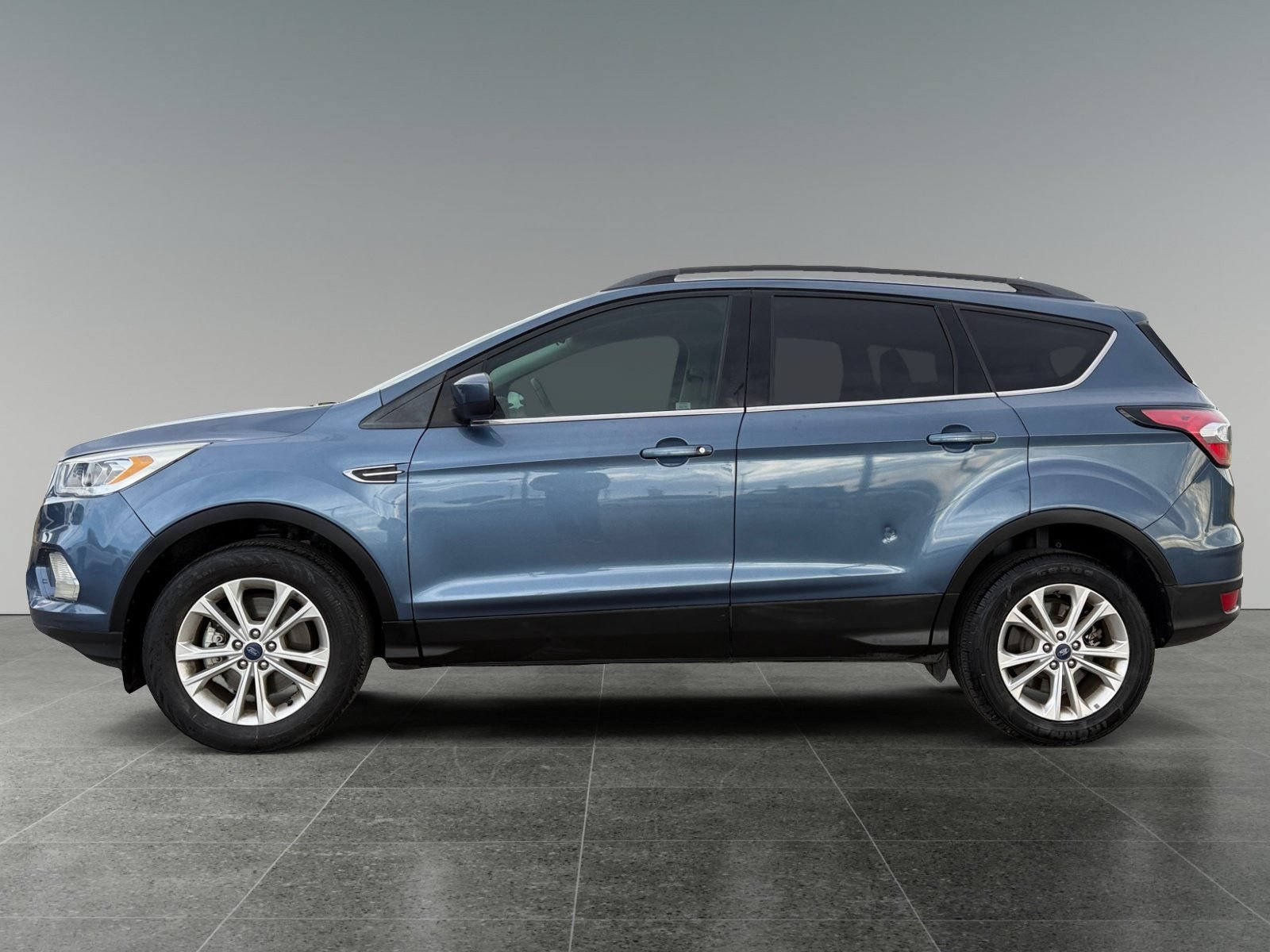 Certified 2018 Ford Escape SEL AWD/4WD image 2