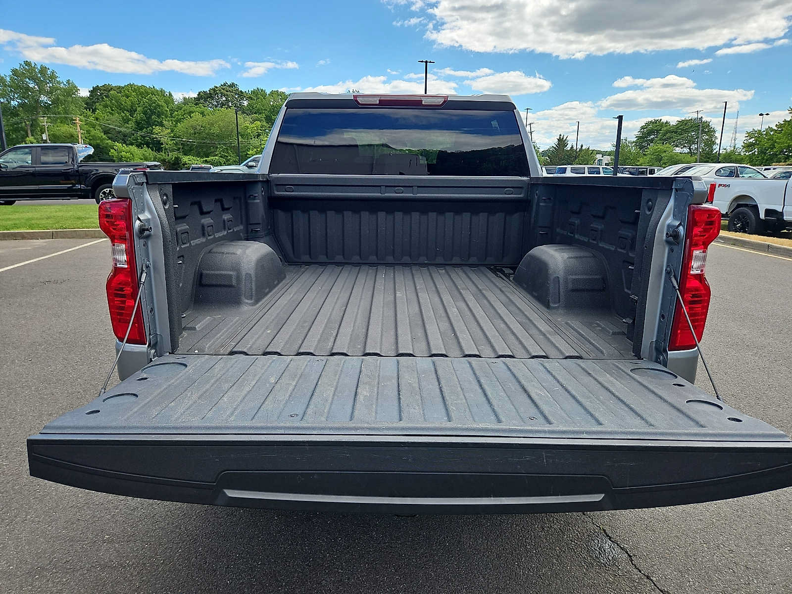 Used 2023 Chevrolet Silverado 1500 Custom w/ LPO, Dark Essentials Package AWD/4WD image 29