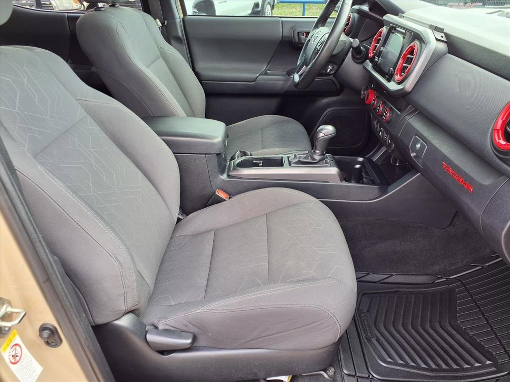 Used 2019 Toyota Tacoma TRD Sport w/ Technology Package image 29