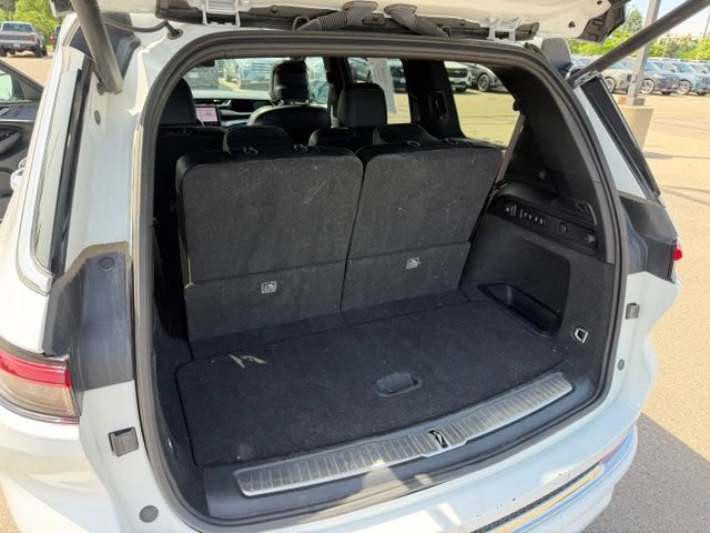 Used 2023 Jeep Grand Cherokee L Overland w/ Luxury Tech Group IV AWD/4WD image 25