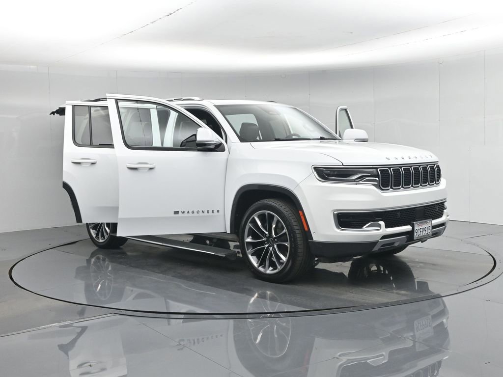 Used 2022 Jeep Wagoneer Series III w/ Premium Group I image 4