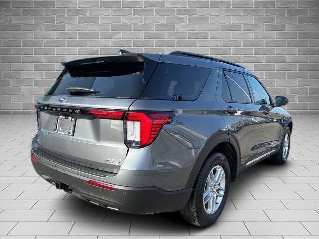 Certified 2025 Ford Explorer Active image 5
