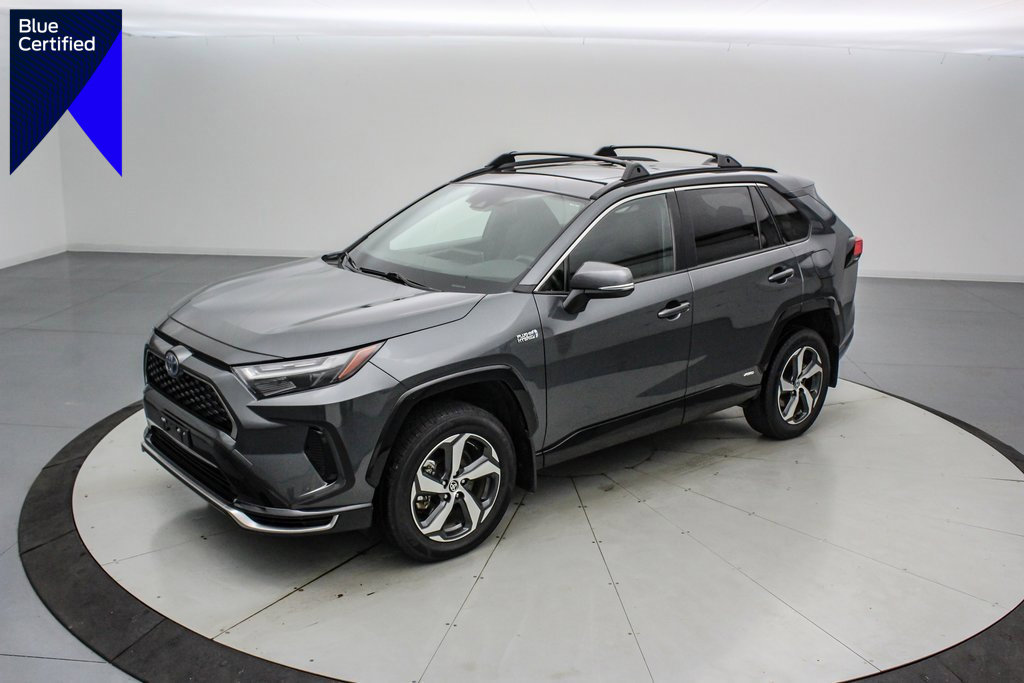 Used 2023 Toyota RAV4 SE image 1