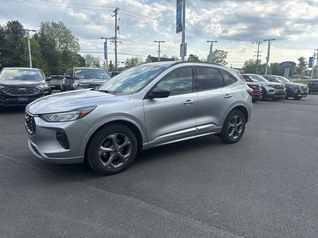 Certified 2023 Ford Escape ST-Line w/ Tech Pack #1 AWD/4WD image 3