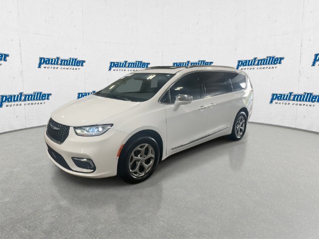 Used 2022 Chrysler Pacifica Limited AWD/4WD image 5