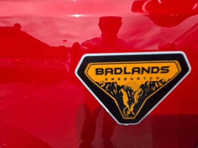 Certified 2023 Ford Bronco Badlands w/ Sasquatch Package AWD/4WD image 33