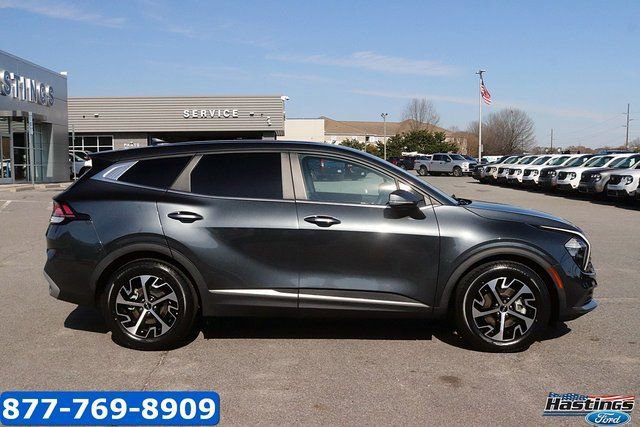Used 2023 Kia Sportage EX image 4