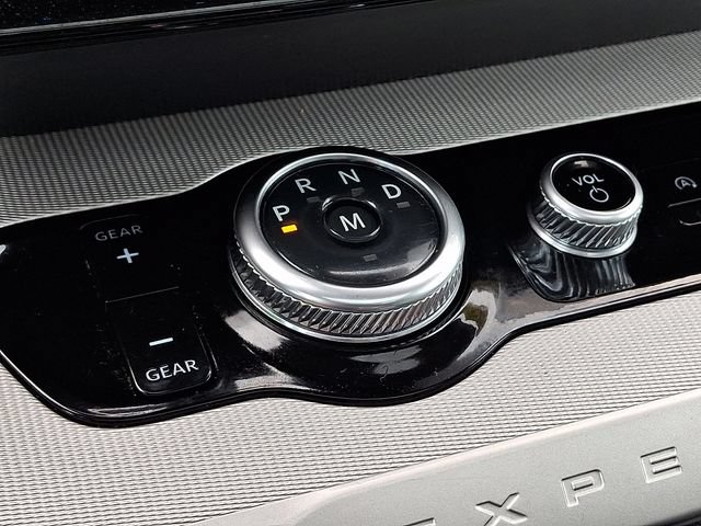 Certified 2025 Ford Expedition Active AWD/4WD image 19