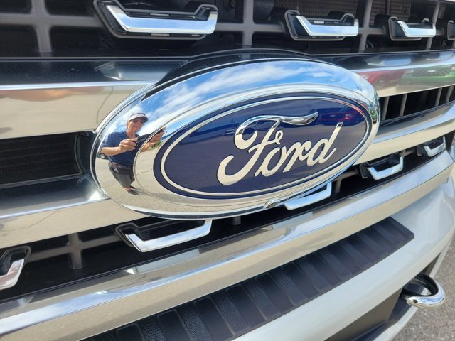 Certified 2024 Ford F350 Platinum w/ FX4 Off-Road Package image 7