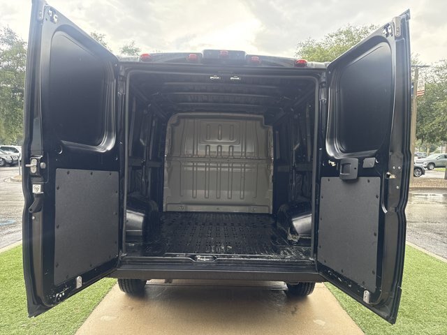 Used 2023 RAM ProMaster 1500 w/ Black Appearance Package FWD image 5