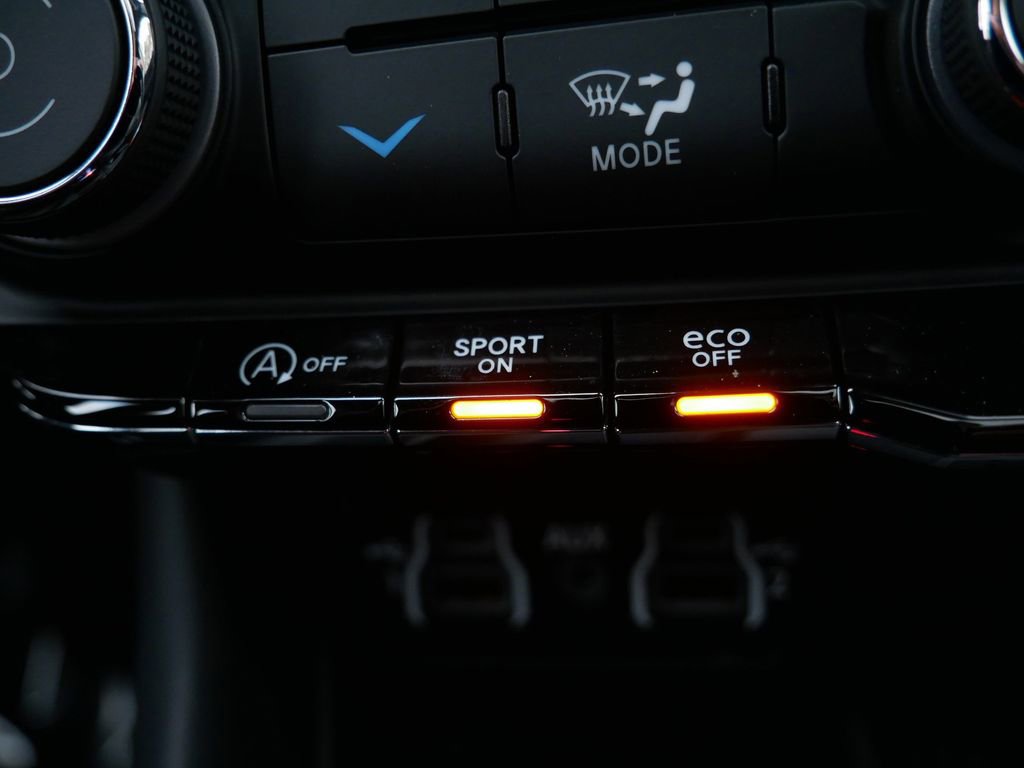 Used 2025 Dodge Durango GT AWD/4WD image 25