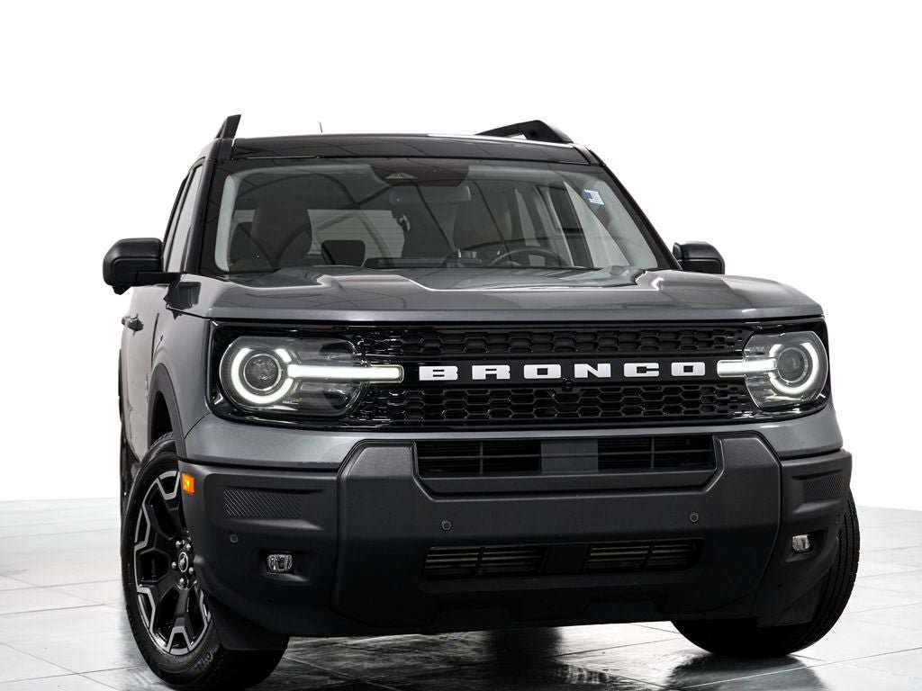 Certified 2025 Ford Bronco Sport Outer Banks w/ Outer Banks Tech Package+ AWD/4WD image 3