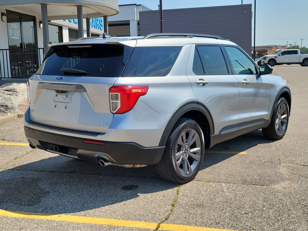 Certified 2023 Ford Explorer XLT w/ Equipment Group 202A AWD/4WD image 4