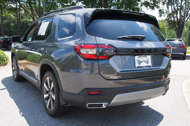 Used 2024 Honda Pilot Touring image 6