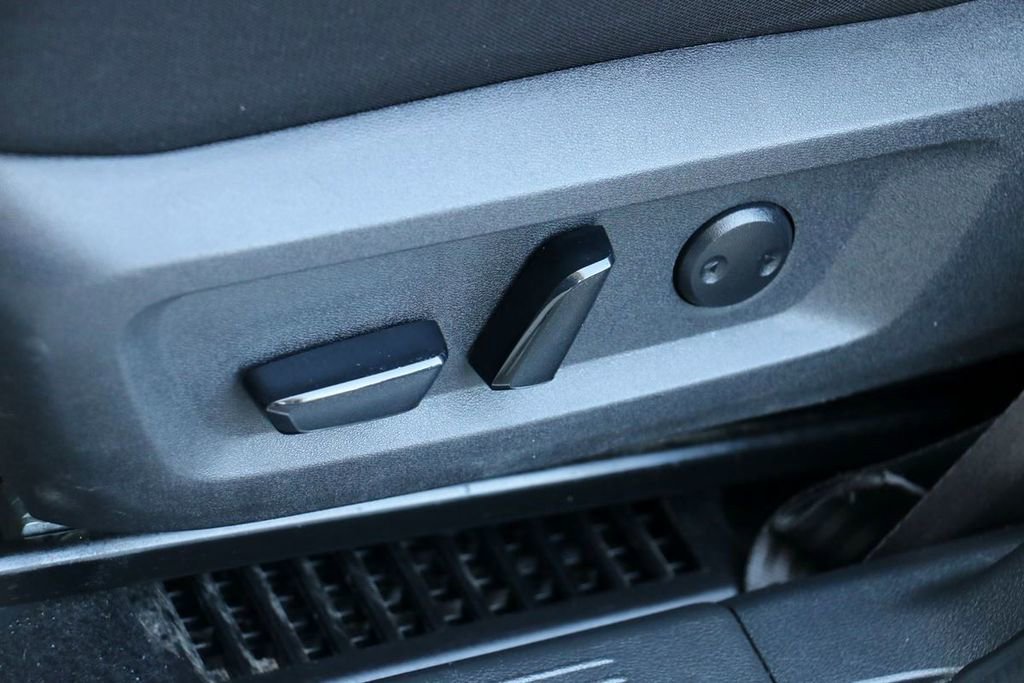 Used 2023 Nissan Rogue SV image 18