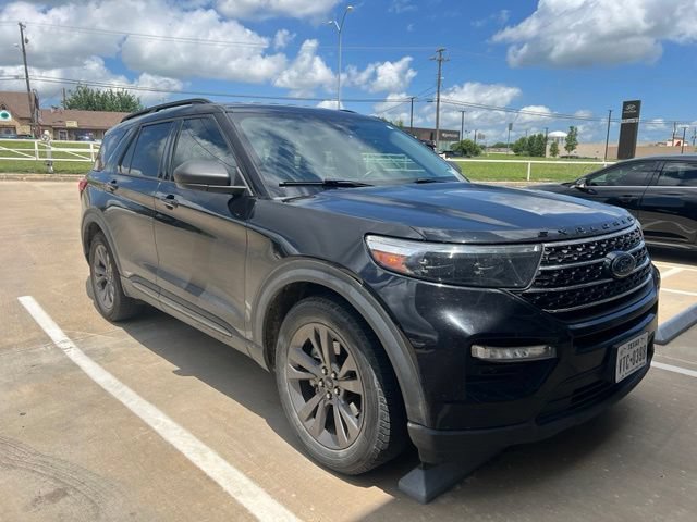 Certified 2021 Ford Explorer XLT w/ Equipment Group 202A RWD image 2