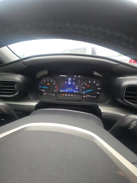 Certified 2021 Ford Explorer XLT w/ Equipment Group 202A AWD/4WD image 27