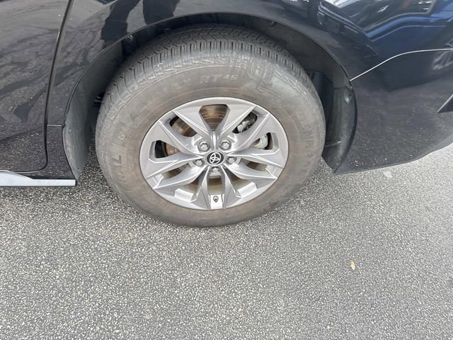 Used 2024 Toyota Sienna XLE image 16