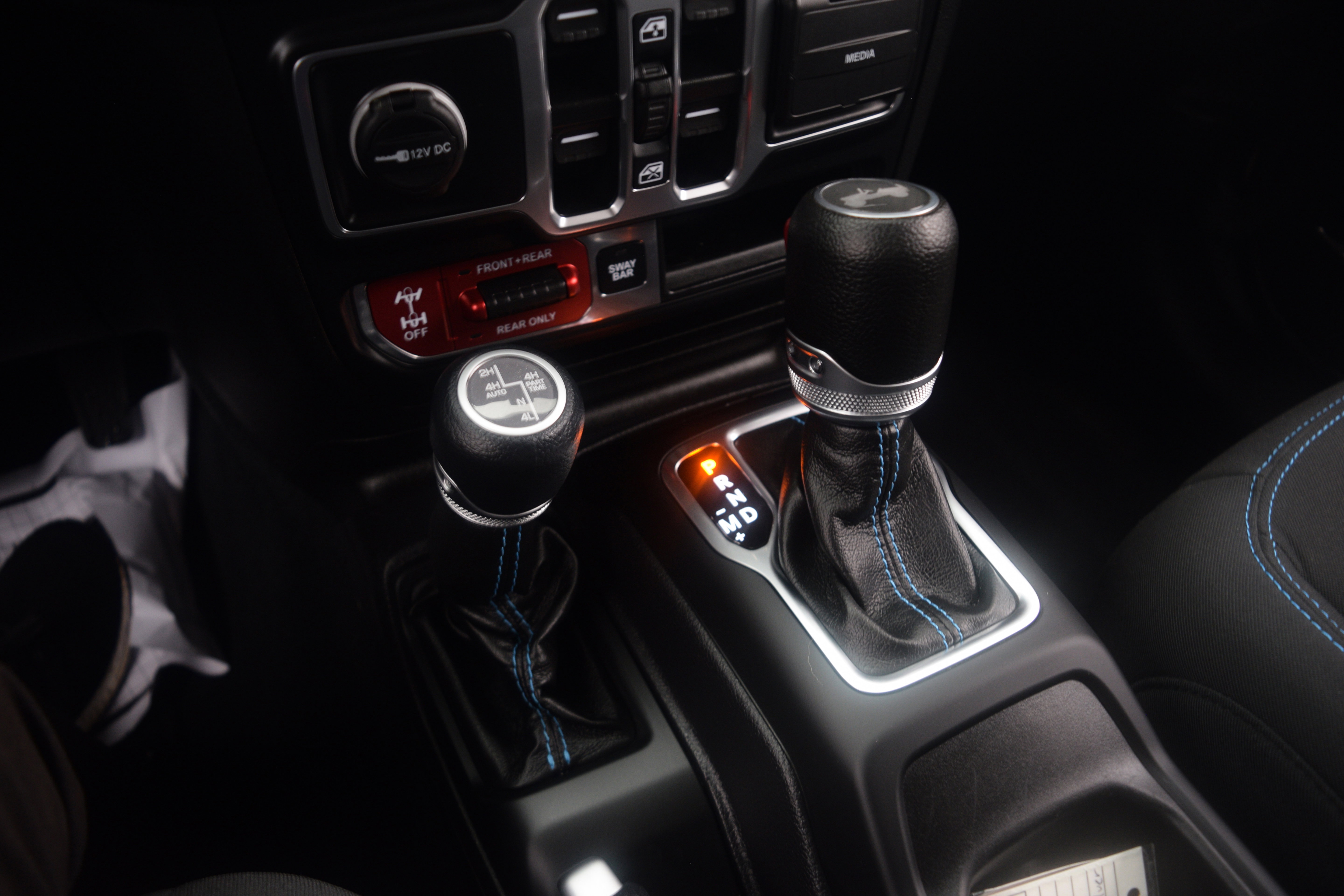 Used 2022 Jeep Wrangler Unlimited Rubicon w/ Steel Bumper Group image 12