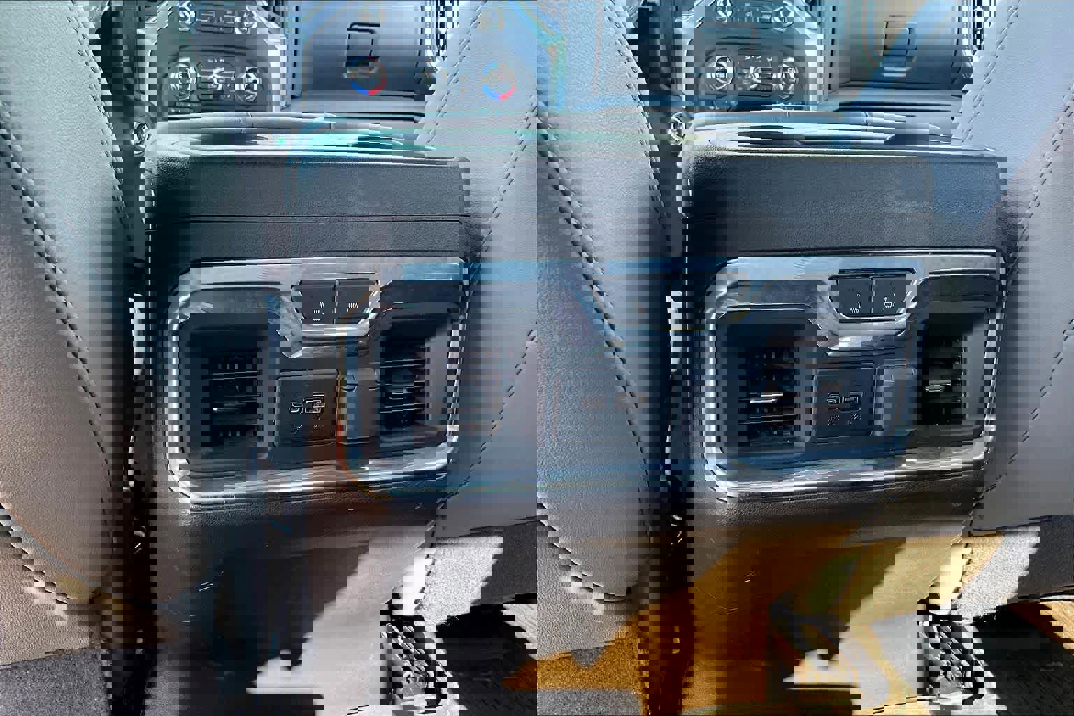 Used 2020 GMC Sierra 1500 SLT image 34