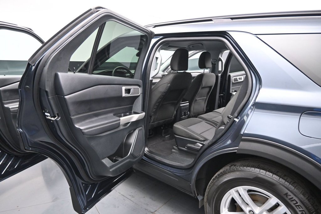 Certified 2023 Ford Explorer XLT RWD image 17