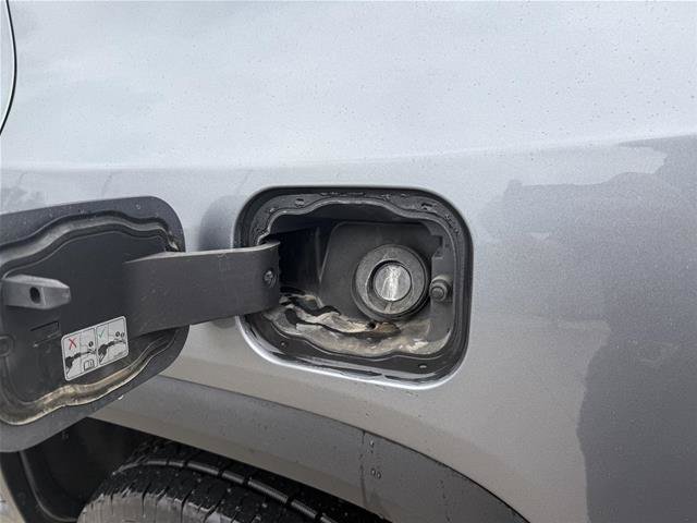 Used 2021 GMC Acadia AT4 w/ Technology Package AWD/4WD image 8