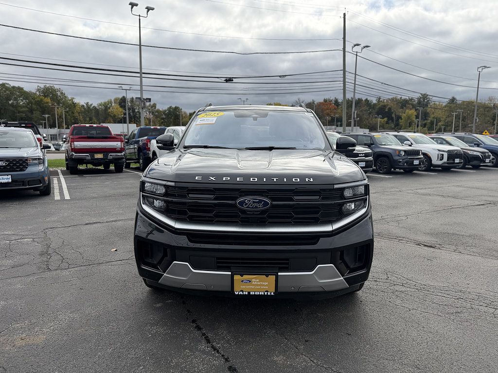 Certified 2025 Ford Expedition Platinum w/ Driver's Package AWD/4WD image 10