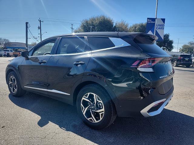 Used 2024 Kia Sportage LX image 3