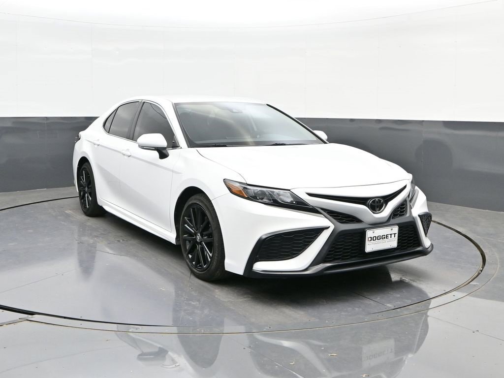 Used 2023 Toyota Camry SE image 7