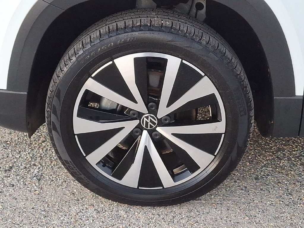 Used 2022 Volkswagen Taos SE AWD/4WD image 9
