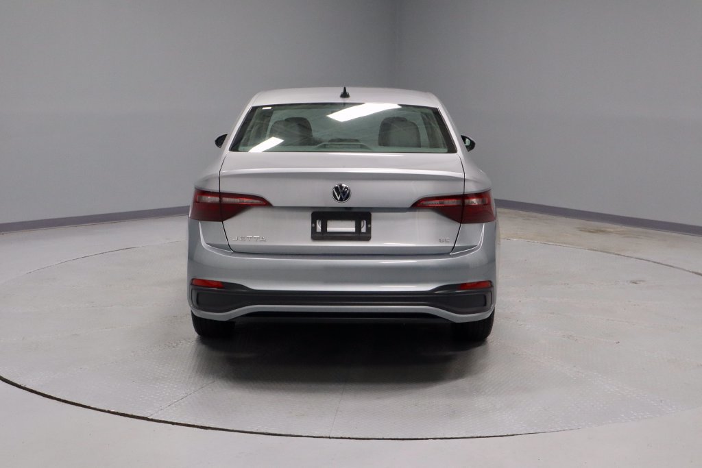 Used 2024 Volkswagen Jetta SE FWD image 10
