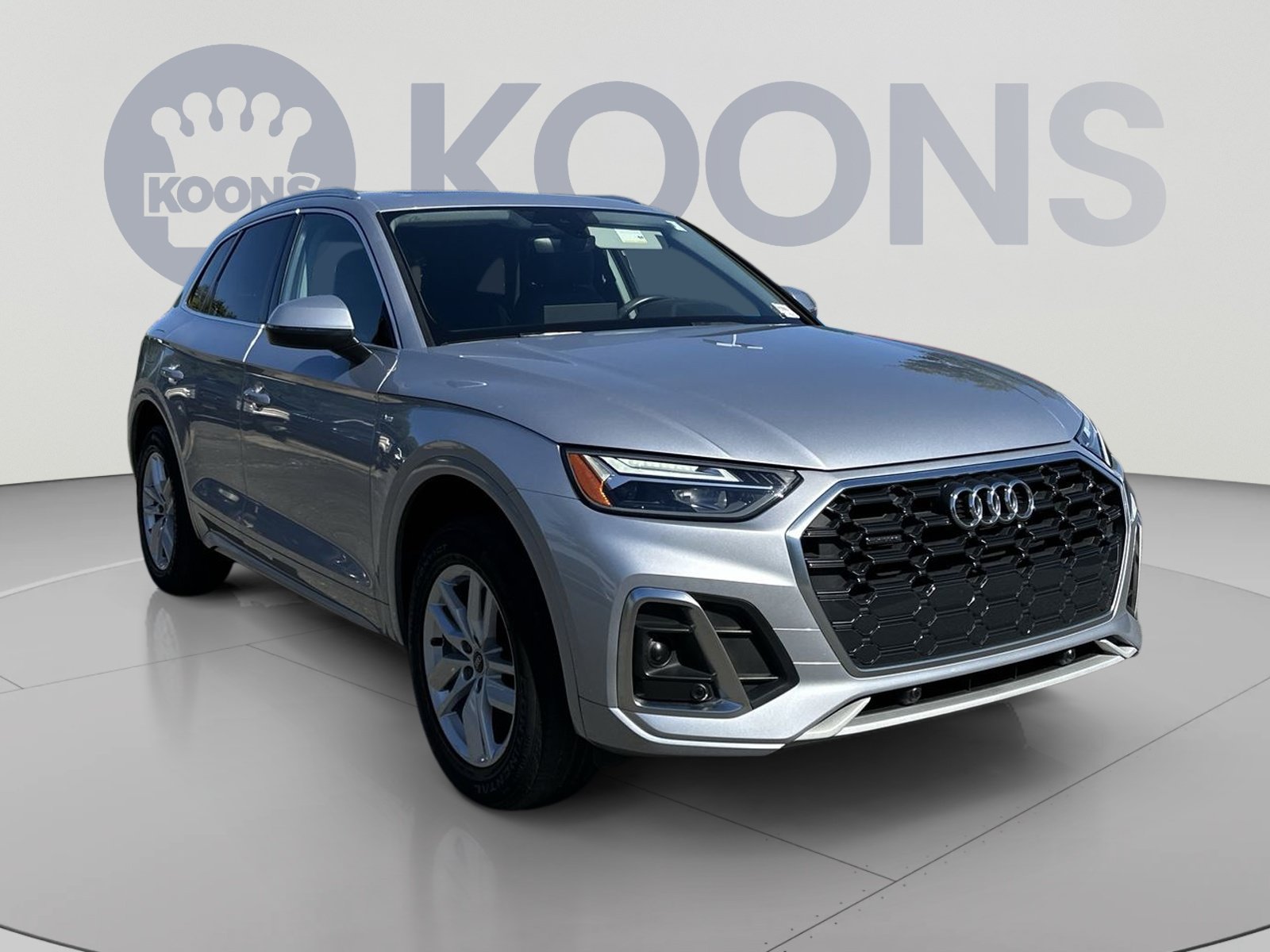 Used 2023 Audi Q5 2.0T Premium w/ Convenience Package AWD/4WD image 2