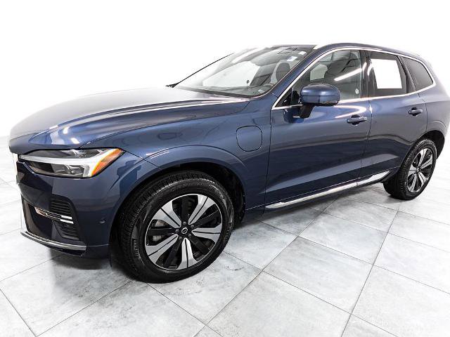 Used 2023 Volvo XC60 T8 Plus AWD/4WD image 4