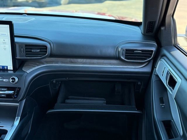 Certified 2020 Ford Explorer Platinum w/ Premium Technology Package image 48