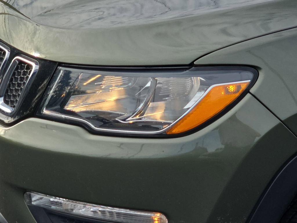 Used 2019 Jeep Compass Latitude AWD/4WD image 27