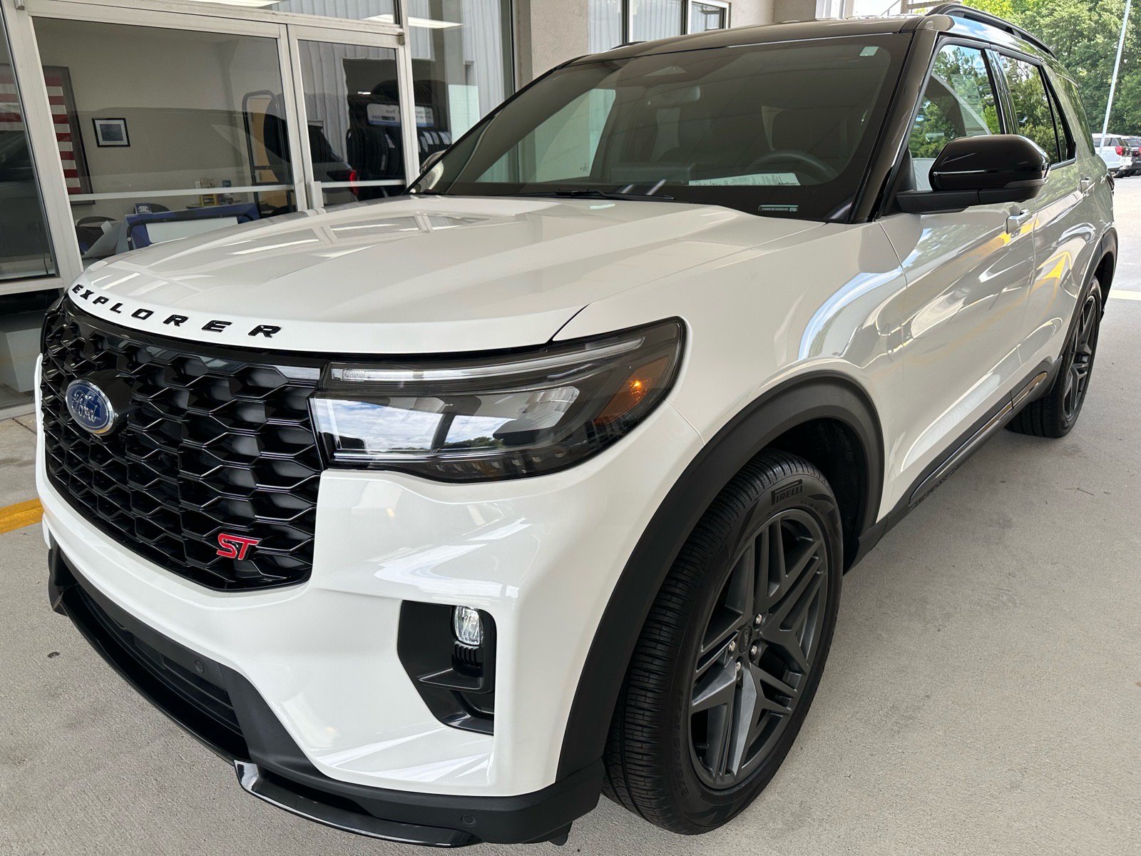 Certified 2025 Ford Explorer ST RWD image 3