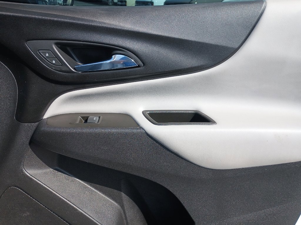 Used 2020 Chevrolet Equinox LS w/ LS Convenience Package image 31