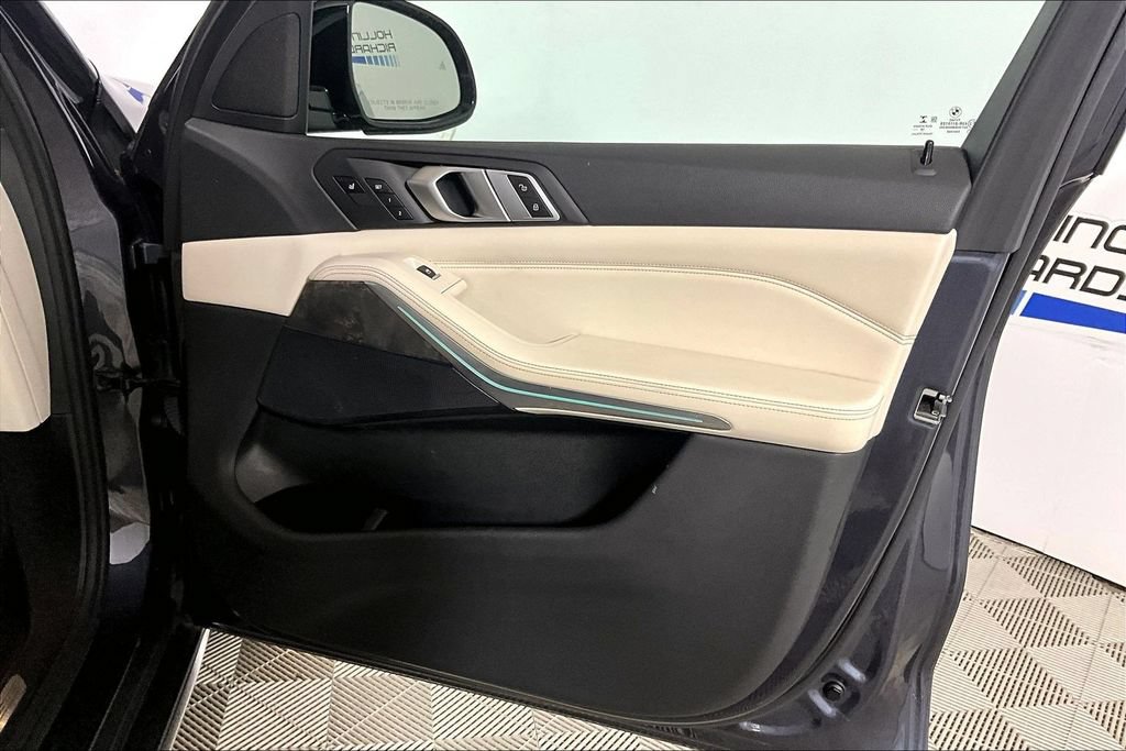Used 2019 BMW X5 xDrive40i w/ Luxury Seating Package AWD/4WD image 19