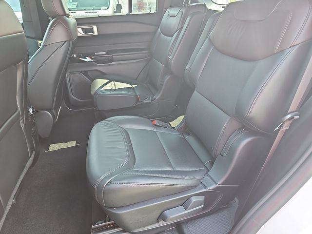 Certified 2023 Ford Explorer Platinum w/ Technology Package AWD/4WD image 14