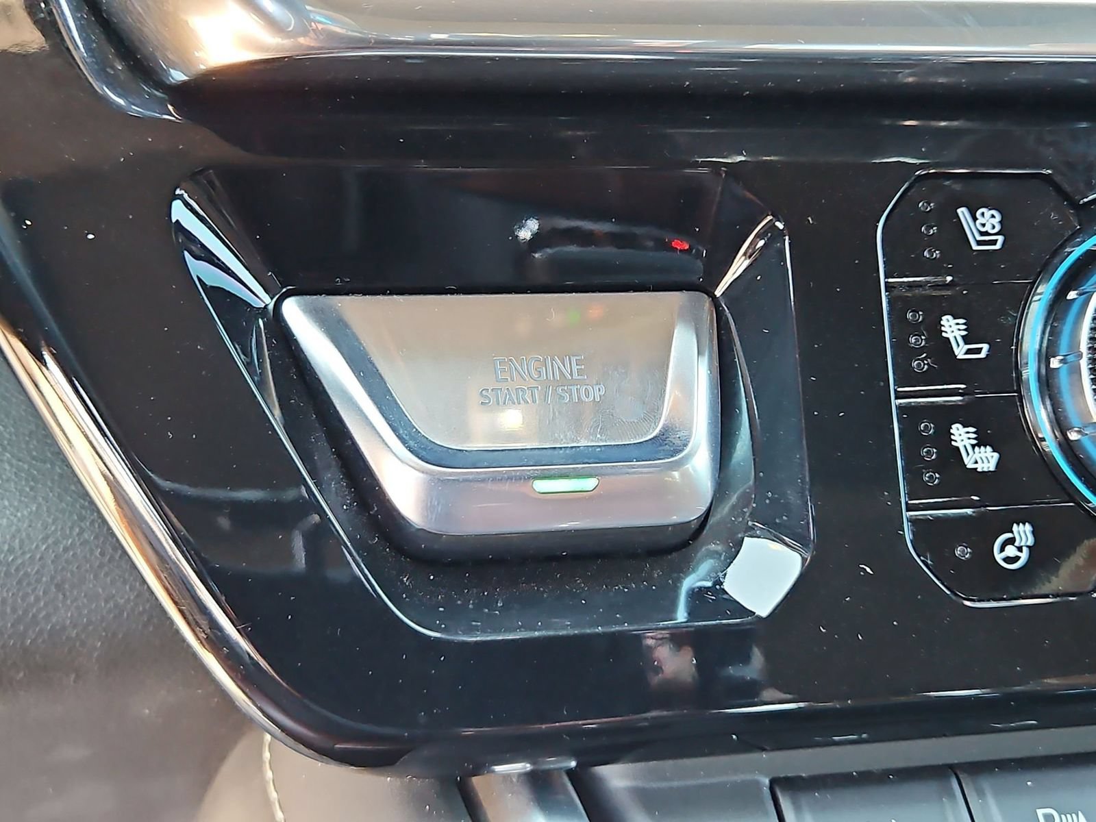 Used 2025 GMC Sierra 1500 Denali Ultimate AWD/4WD image 17