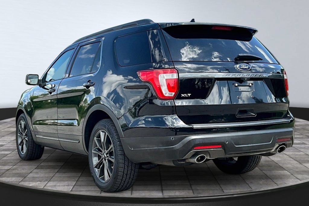 Certified 2018 Ford Explorer XLT w/ Equipment Group 202A FWD image 4
