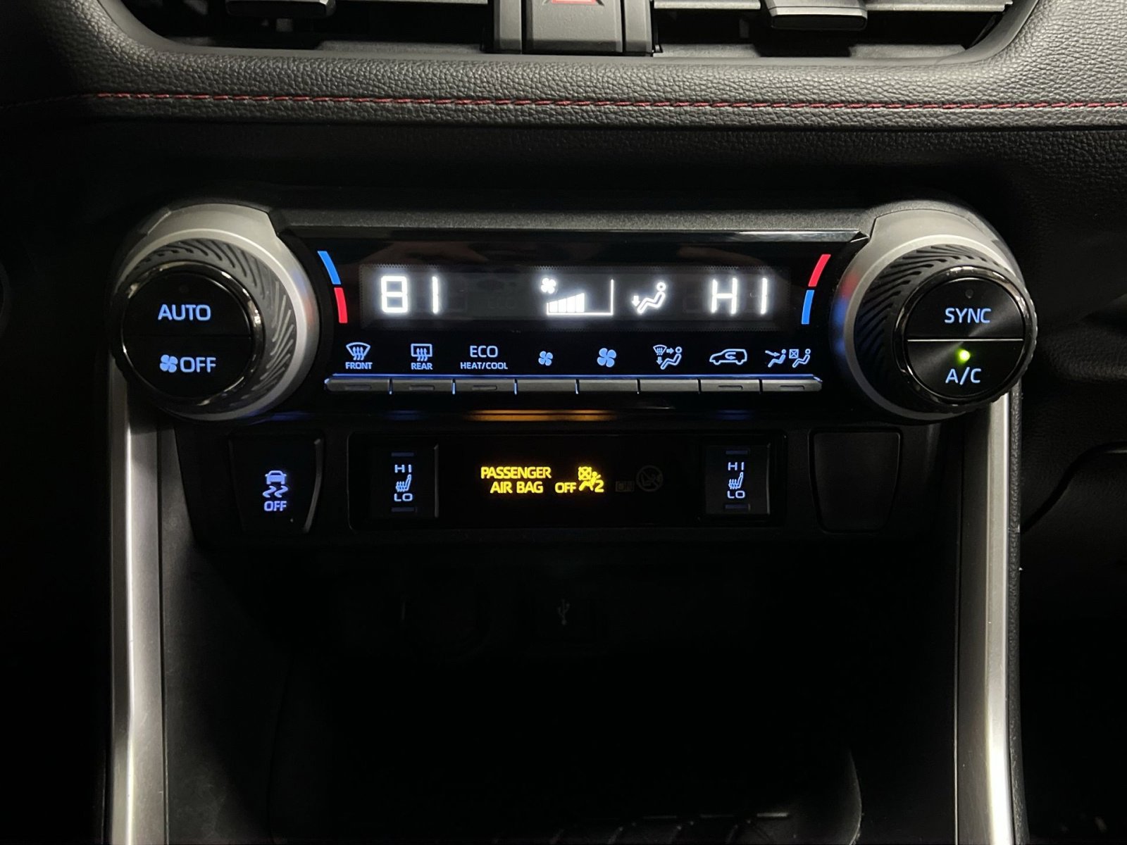 Used 2021 Toyota RAV4 SE w/ Weather & Moonroof Package image 19