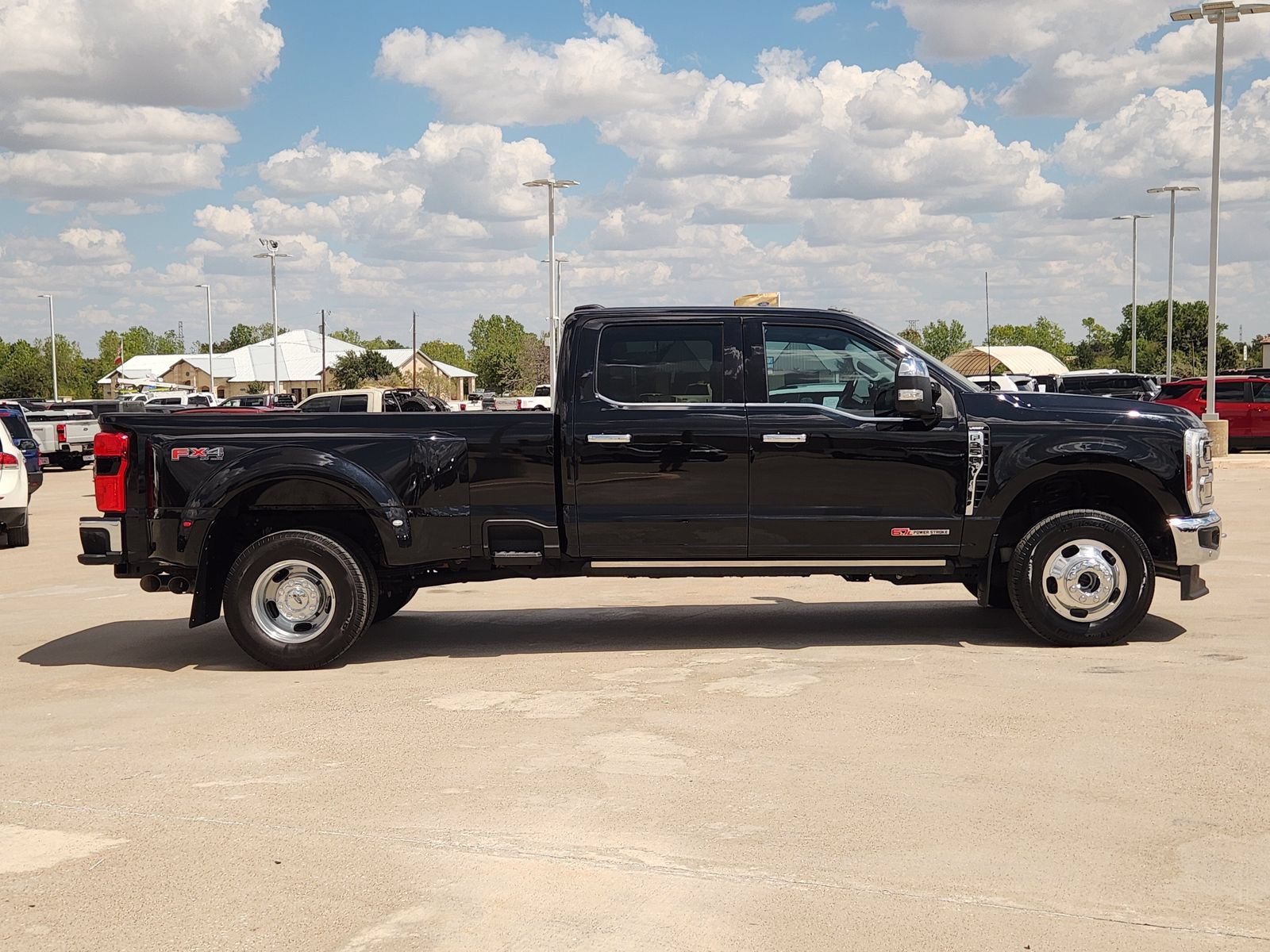Certified 2024 Ford F350 Lariat w/ Lariat Ultimate Package AWD/4WD image 7