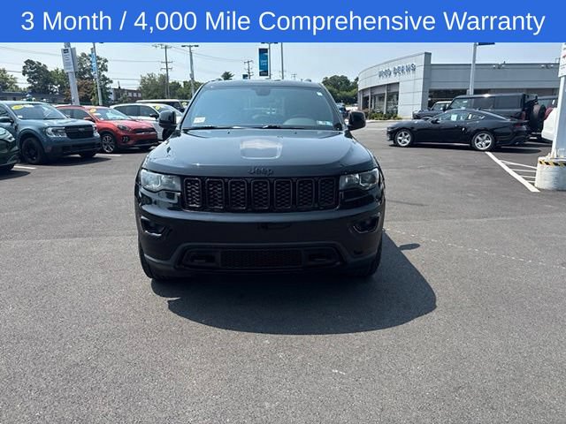 Used 2018 Jeep Grand Cherokee Laredo AWD/4WD image 2
