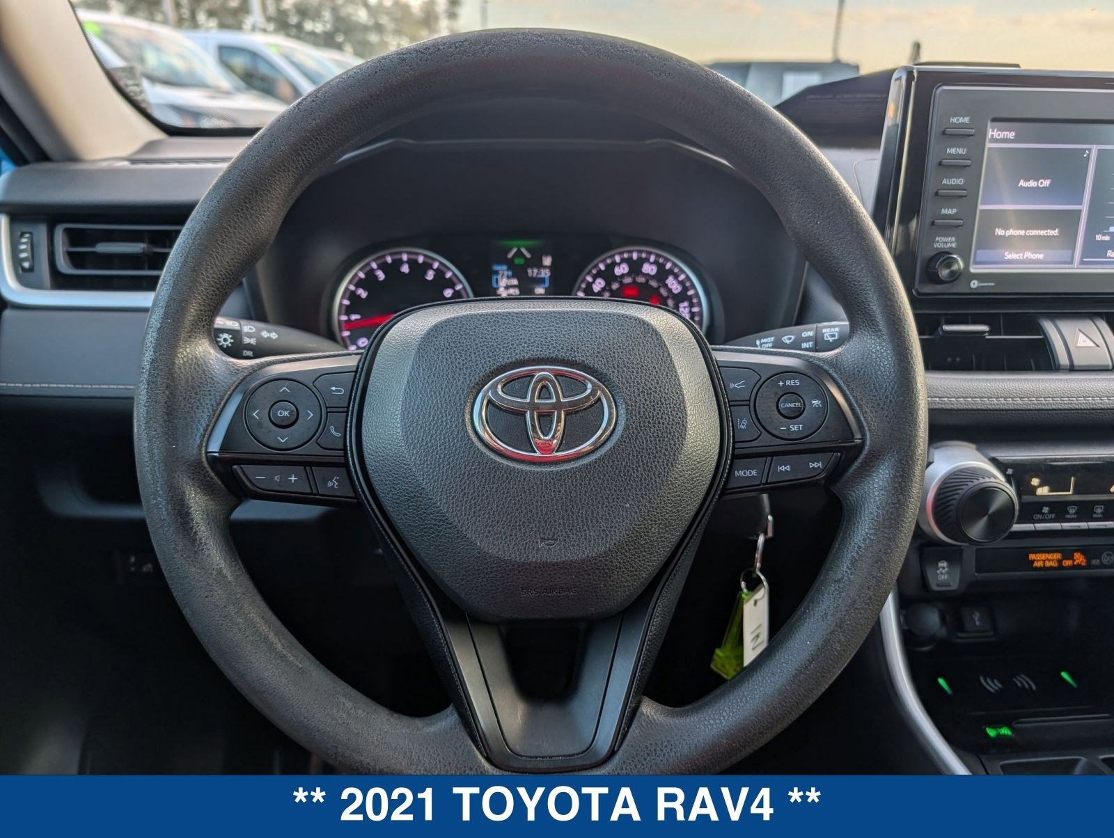 Used 2021 Toyota RAV4 LE image 25